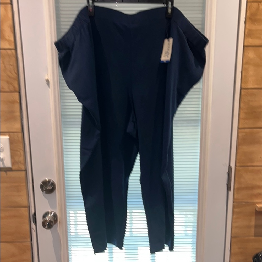 Terra & Sky Women's Capris - Navy Blue